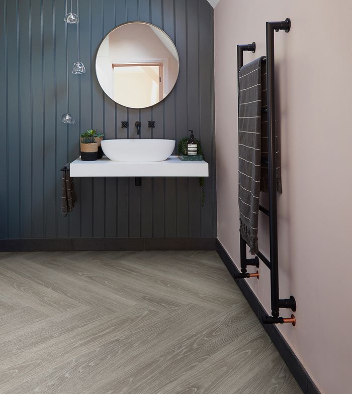 Polyflor vinyl flooring bathroom - 4082 Grey Limed Oak