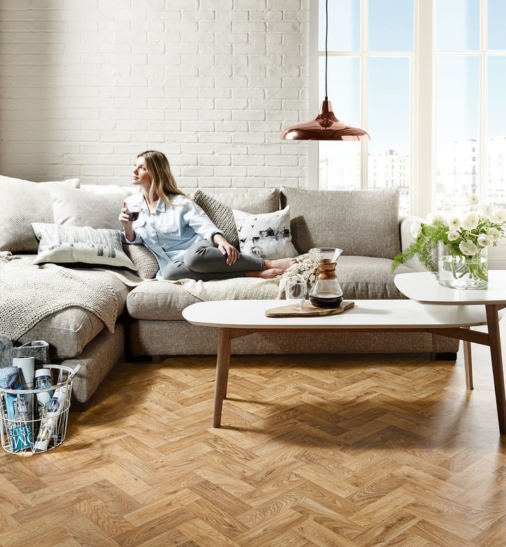 Polyflor vinyl flooring lounge - CF 2137 English Oak Parquet