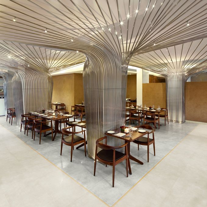 Resturant dining area with neutral coloured flooring