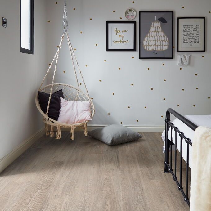 TLC Original in Henley Oak laid in a bedroom